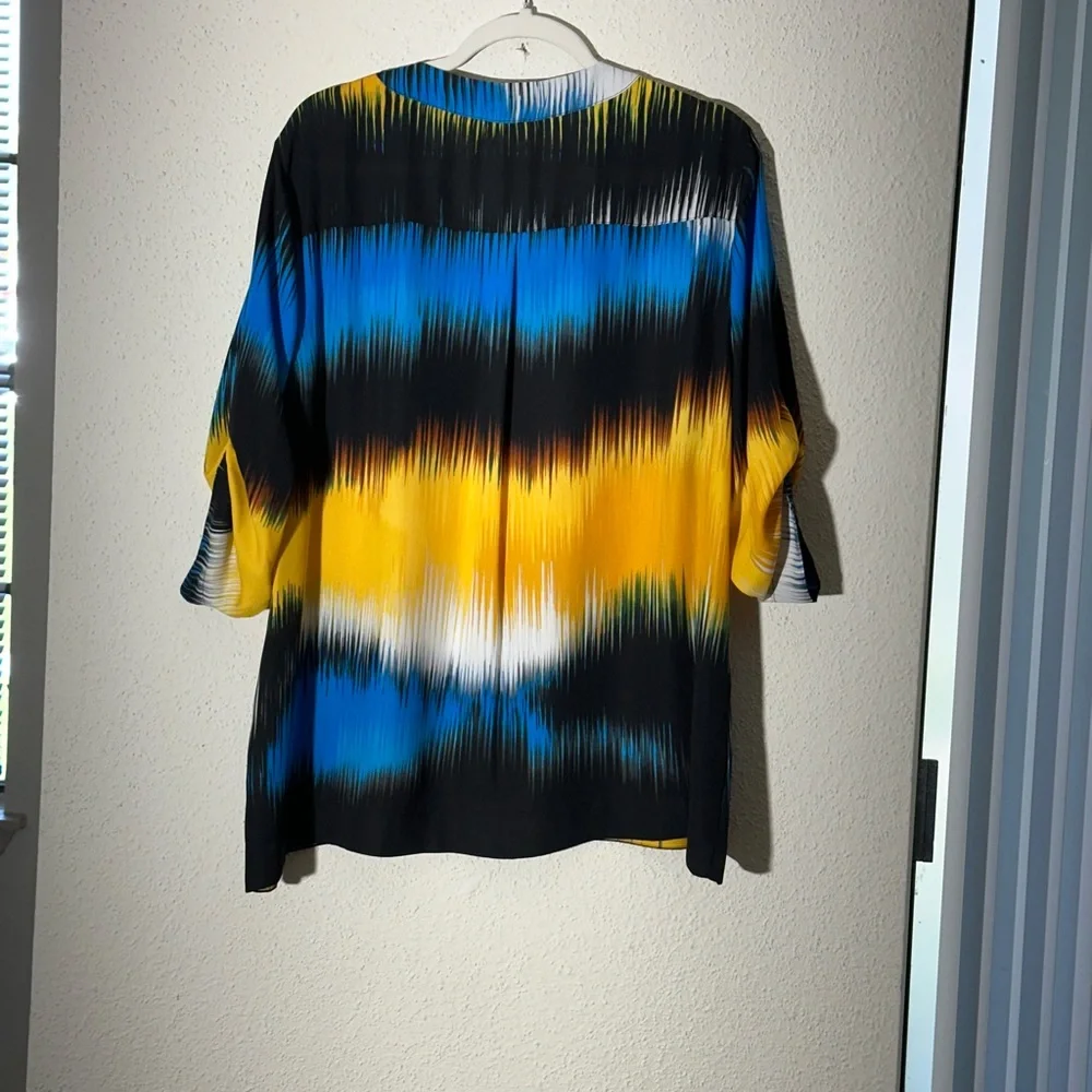 NWT Chaus NY  ladies Blouse Size Xl Blue, Blk & Yellow Pattern. - Picture 7 of 9